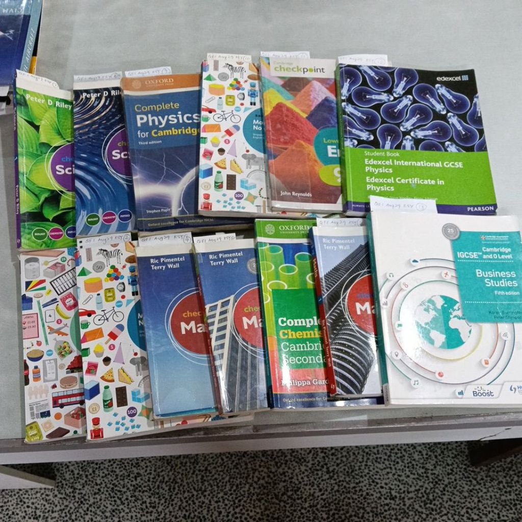 ใช้แล้ว XH1 Aug29 KSY Cambridge IGCSE Coursebooks