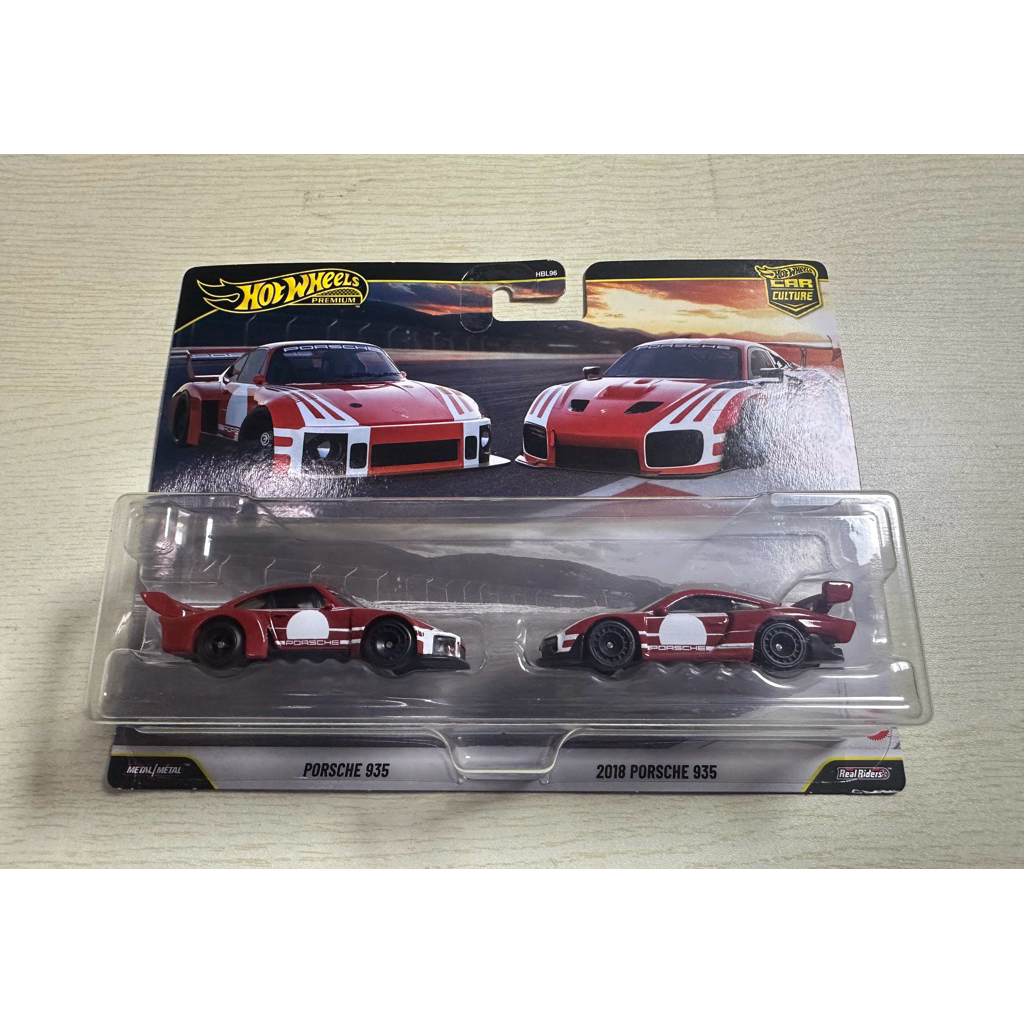 HOTWHEELS PREMIUM TWINPACK PO 935 & 2018 PORSCHE 935