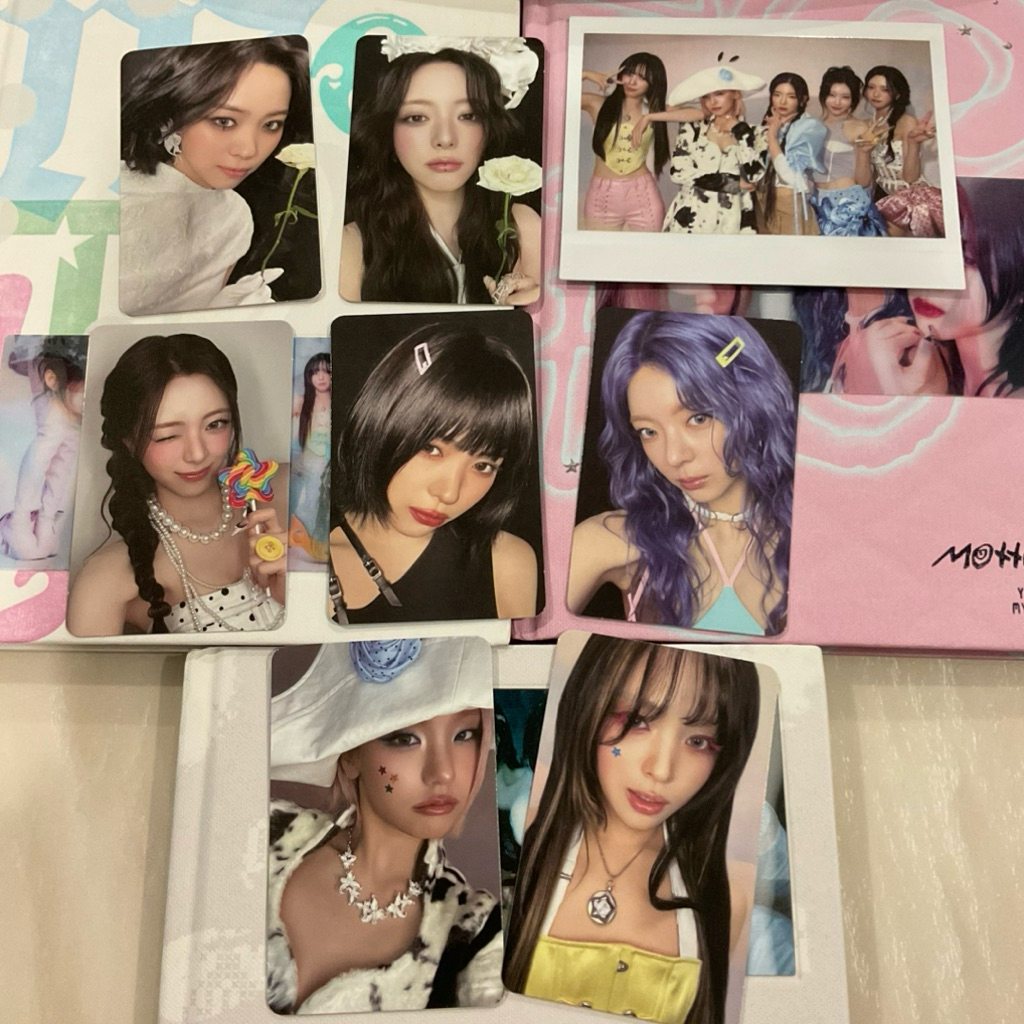 ITZY Photocards จากอัลบั้ม Motto
