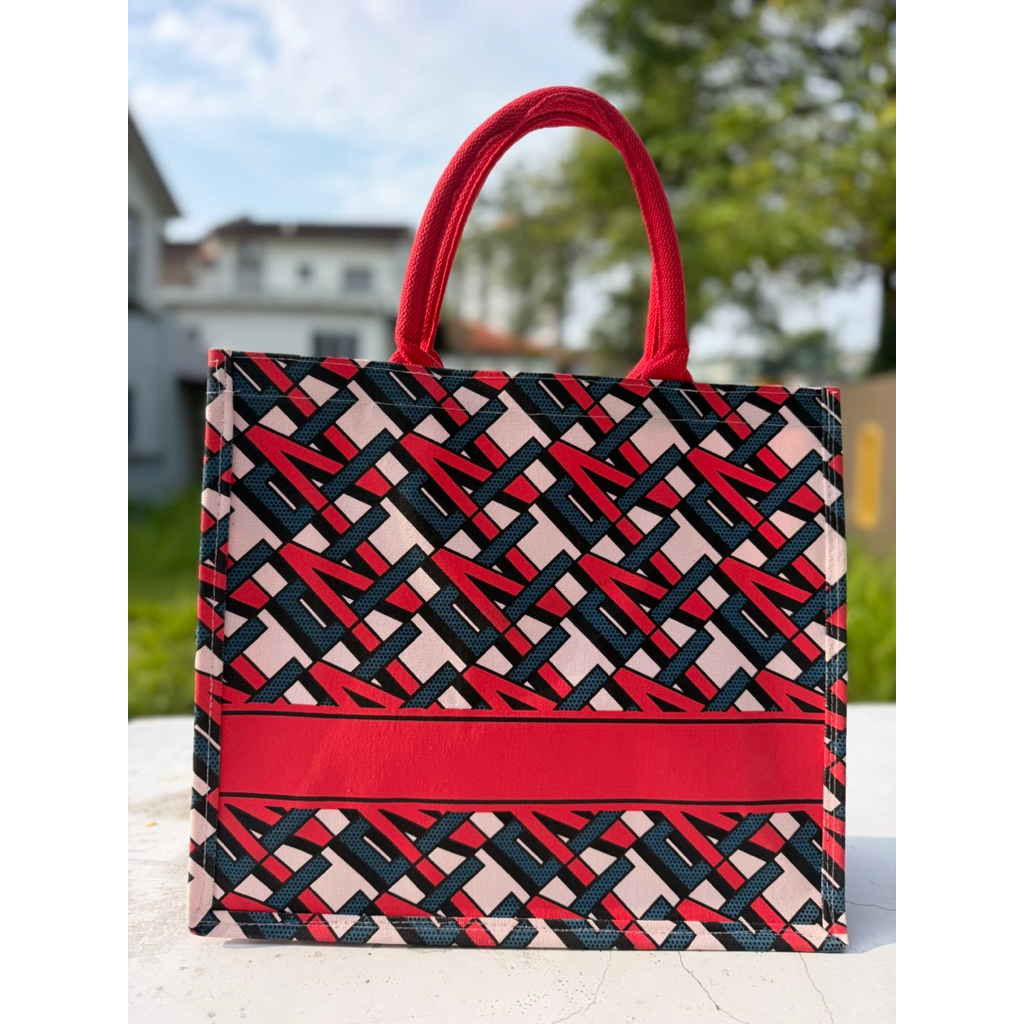 CN CANVAS BAG MINOR DEFECT NO CN NAME ON BAG
