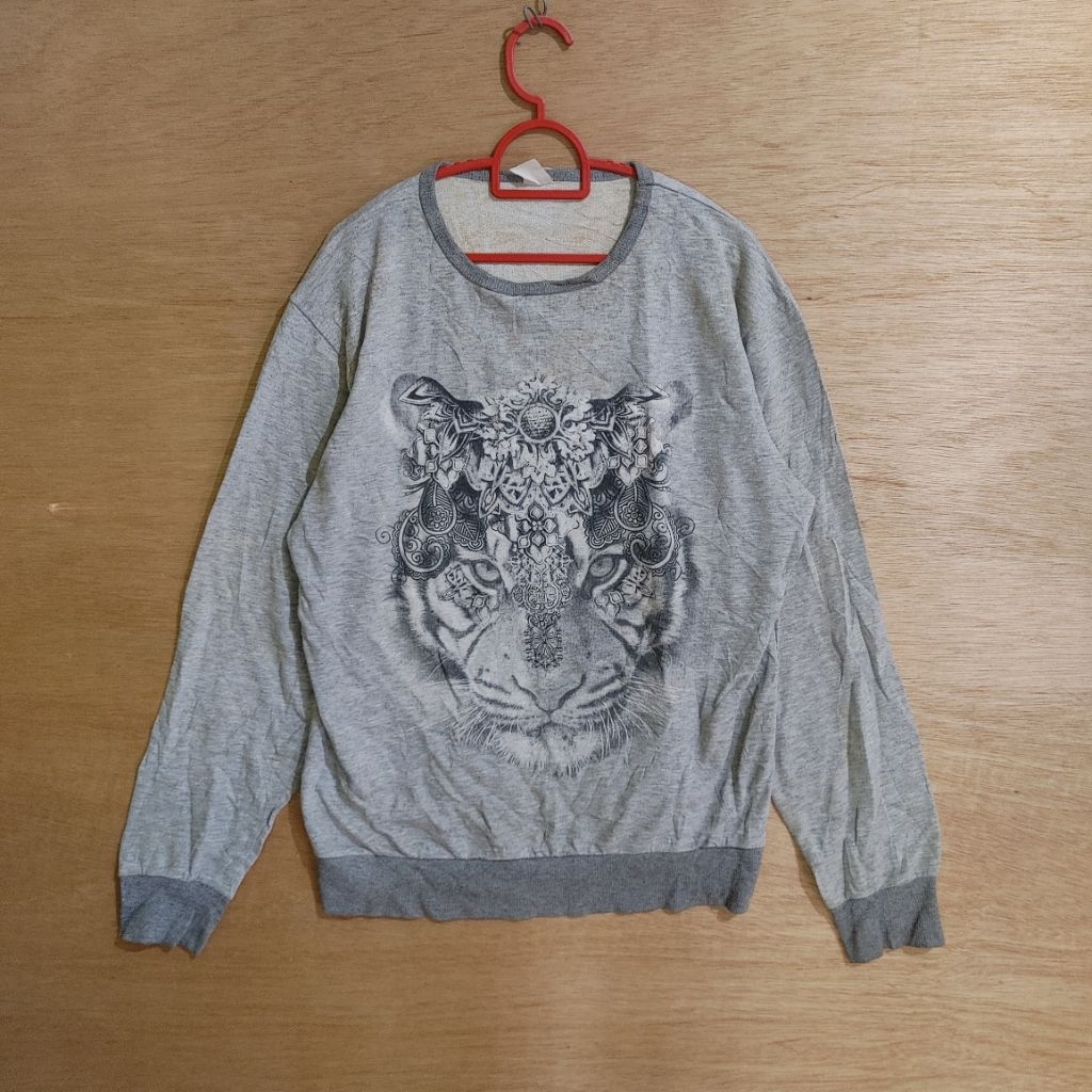 [DEFECT] เสื้อกันหนาว Kelabu Graphic Tiger Harimau 24