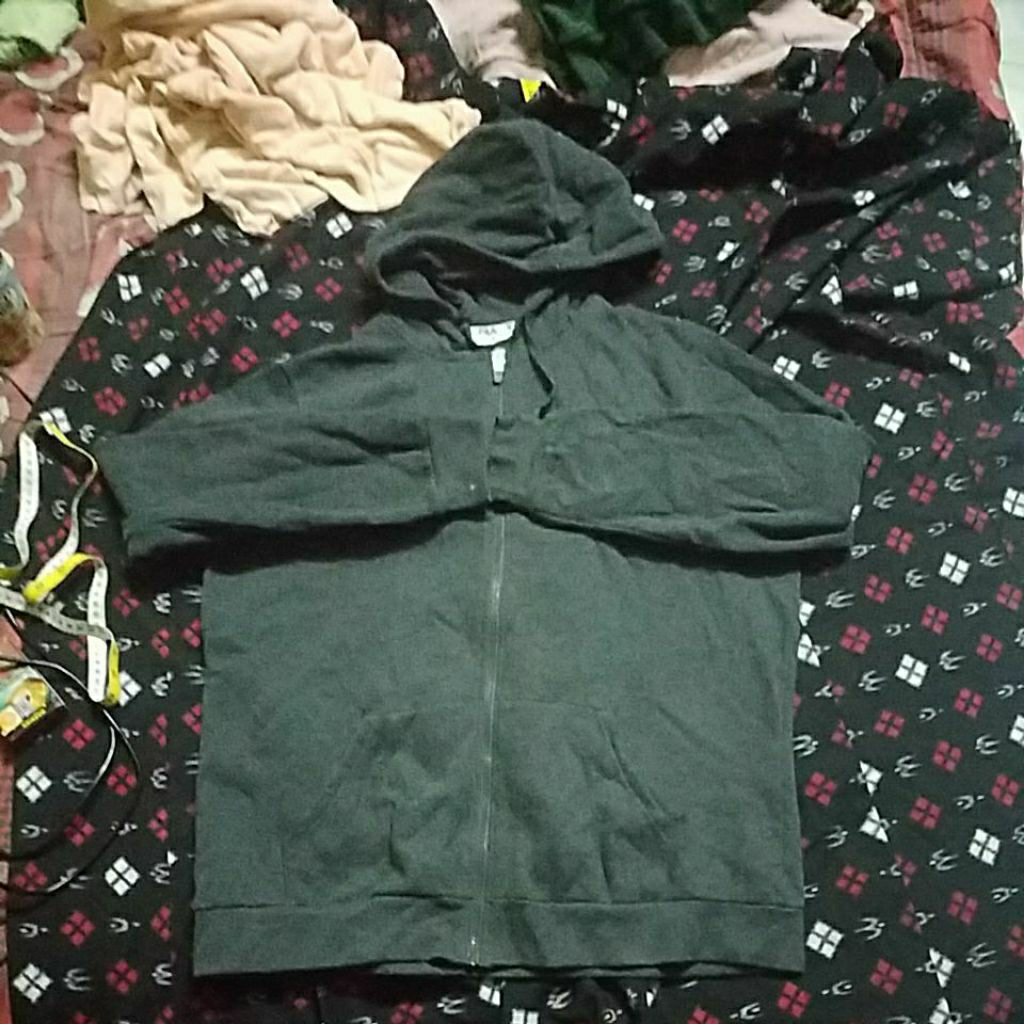 HOODIE FULL ZIPPER SIZE 23X27 INCH