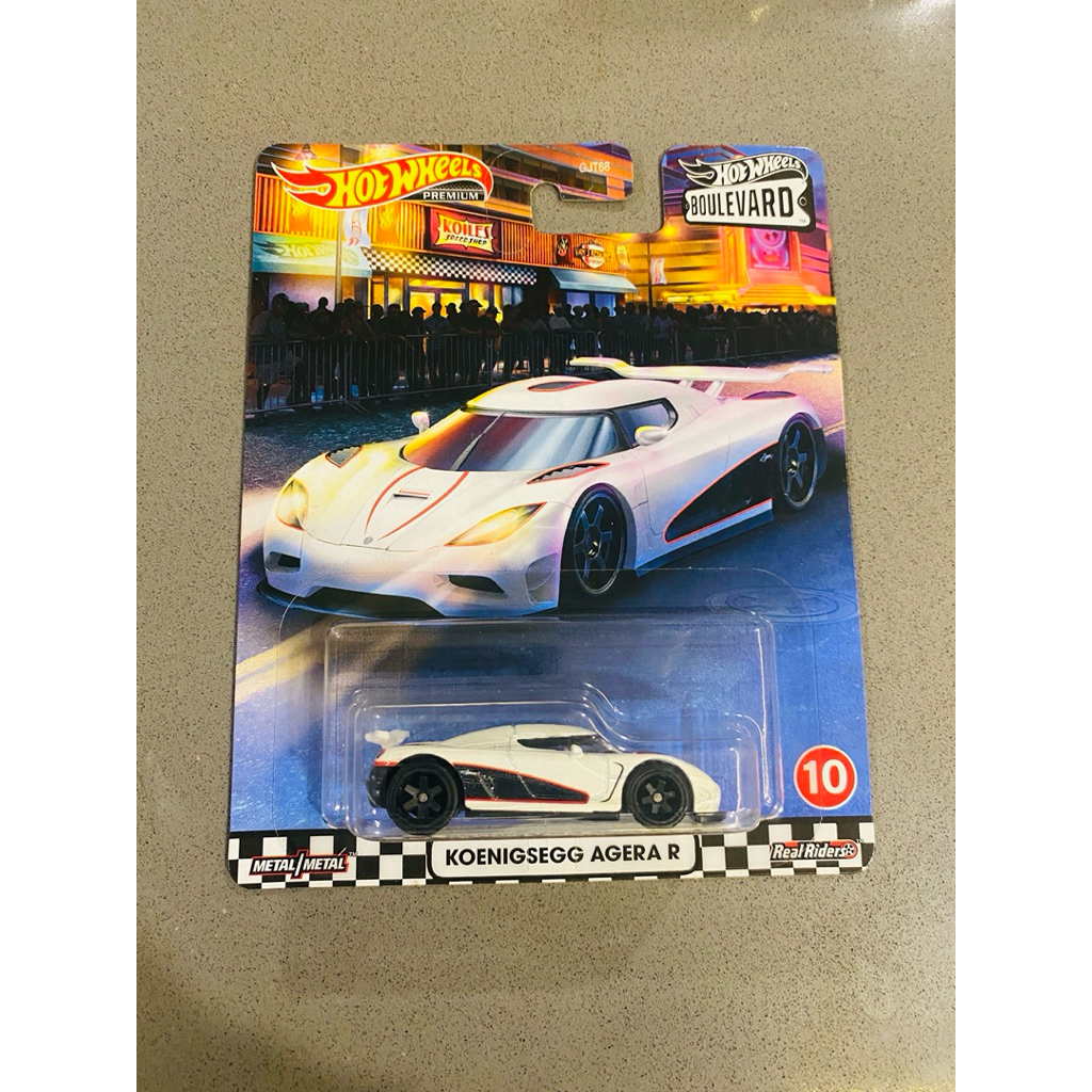 Hot Wheels Premium Boulevard Koenigsegg Agera R die-cast vehicle