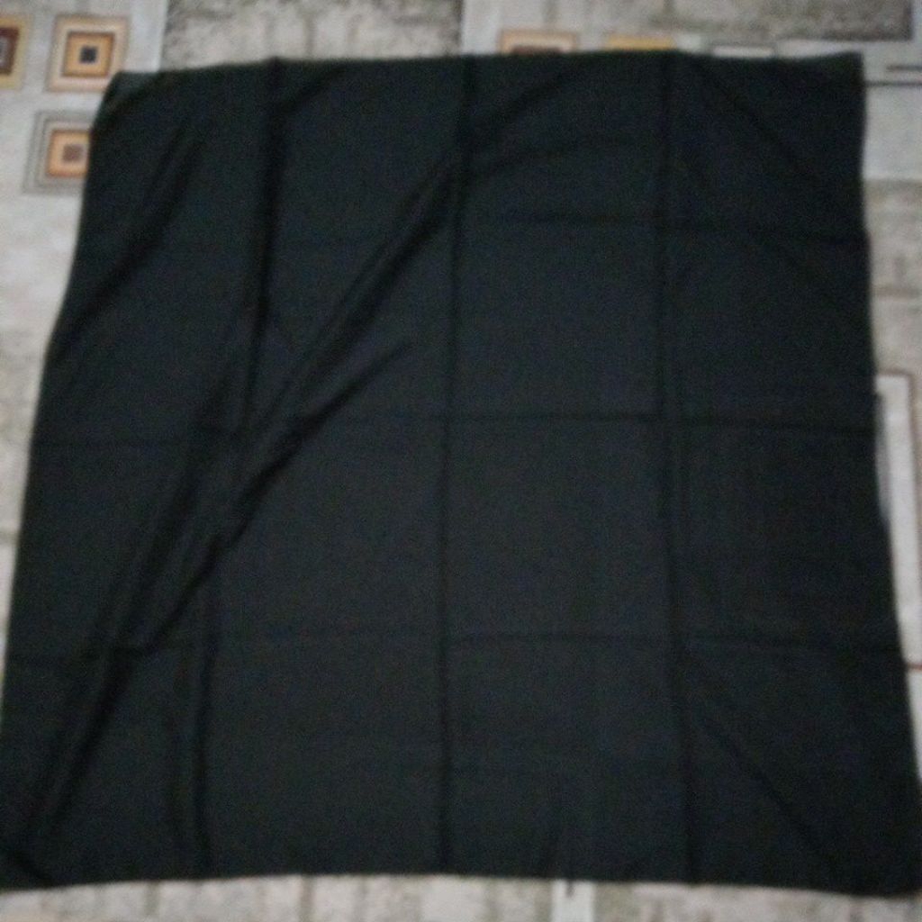 TudungBawalPlainHitam-RandomMeterial1Piece(108cmX108cm)-(80g).