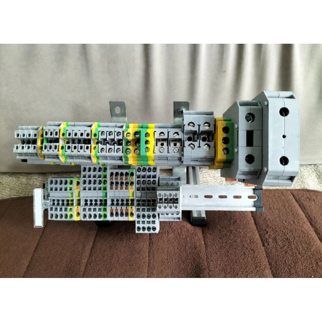 Power Distribution DIN Rail Universal Terminal Blocks สกรูแผง Mount UK2.5B UK3N UK5N UK6N UK25N END 