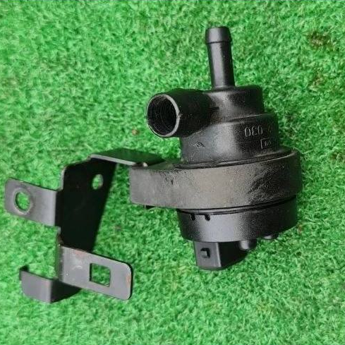 BMW E36 E39 M52 B25 วาล์ว Vanos Purge เดี่ยว