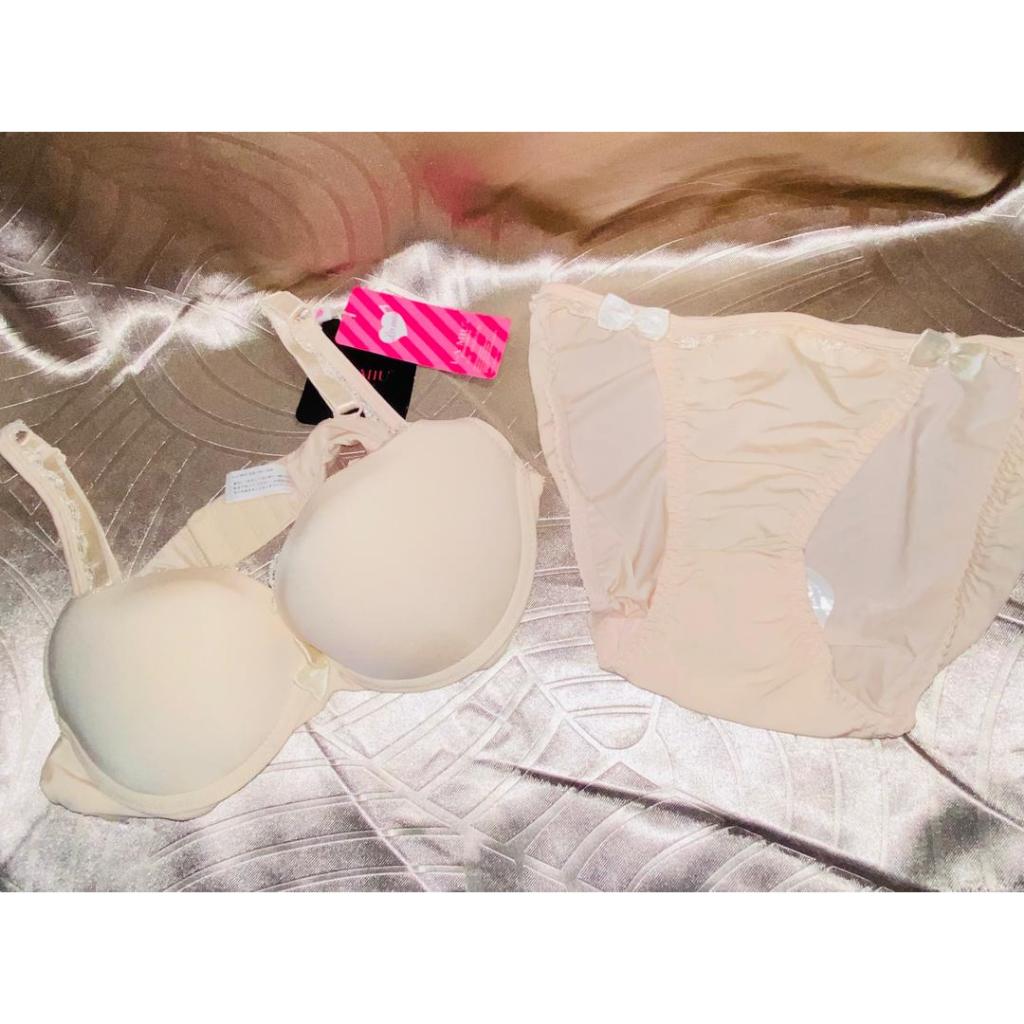 ชุดบราและกางเกงใน Underwire Push Up สําหรับผู้หญิงสีผิวสีเบจ