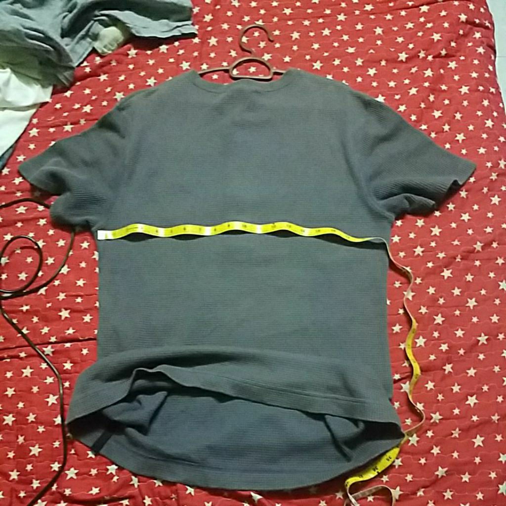 เสื้อ UNIQLO KAIN GELEMBUNG SIZE 20X28 INCH