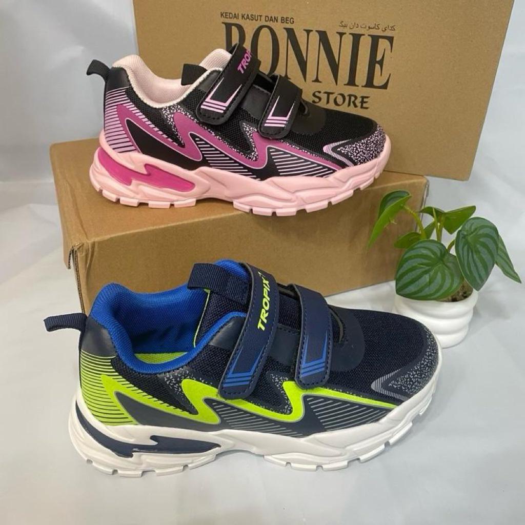 รองเท้ากีฬาเด็ก SPA568Y1