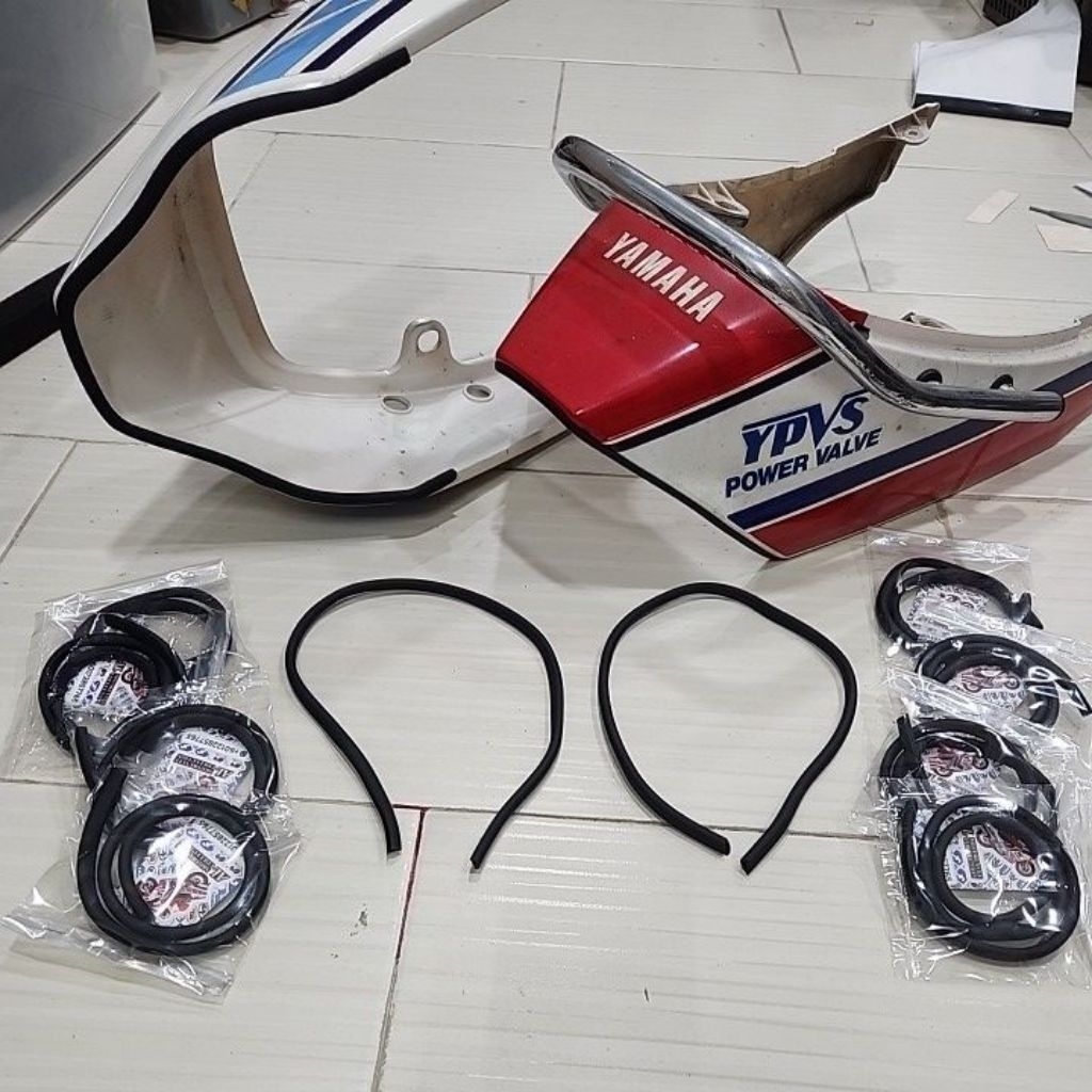 ยางแฟริ่งหลัง RD250 RD350 YPVS YP 29L 31K RR