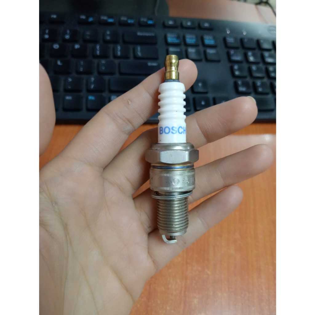 BOSCH PLUG รถเก่าใช้ 216 B0I-HDO W8DC