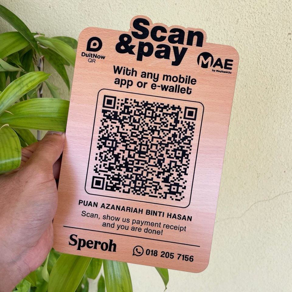 (POD117) จอแสดงผลรหัส QR พร้อมขาตั้ง Ewallet MAE Maybank QRPAY TNG Grab จ่ายแกะสลักไม้ Ukir Kayu Cus
