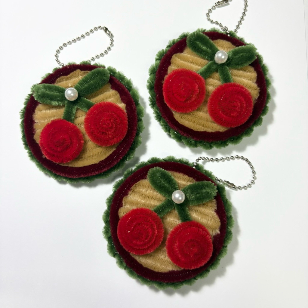 [apranovashop] RED CHERRY FUZZY WIRE/ CHENILE STEMS MIRROR KEYCHAIN | น่ารัก AESTHETIC STYLISH สําหร