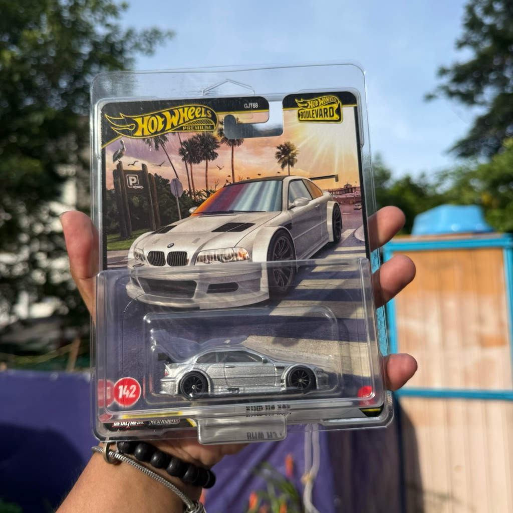 (ฟรี PROTECTOR)Hotwheels Premium Boulevard 142 BMW M3 GTR