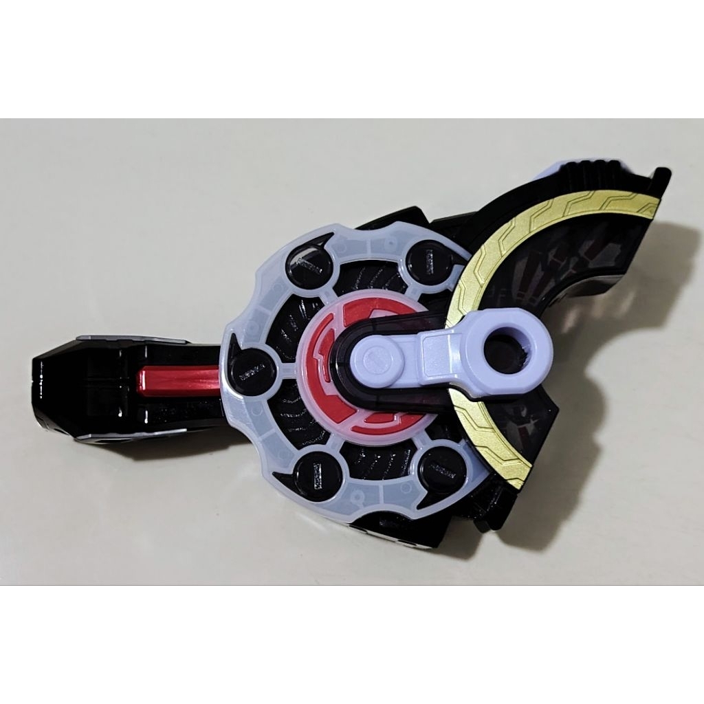 Bandai DX Kamen Rider Geats Magnum Raise Buckle