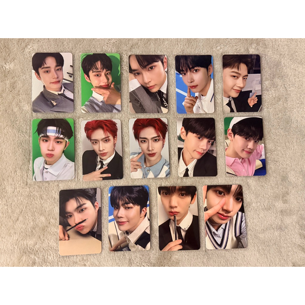 ZEROBASEONE อย่างเป็นทางการ ALBUN PC ชุด JIWOONG ZHANGHAO HANBIN MATTHEW RICKY TERAE GYUVIN GUNWOOK 