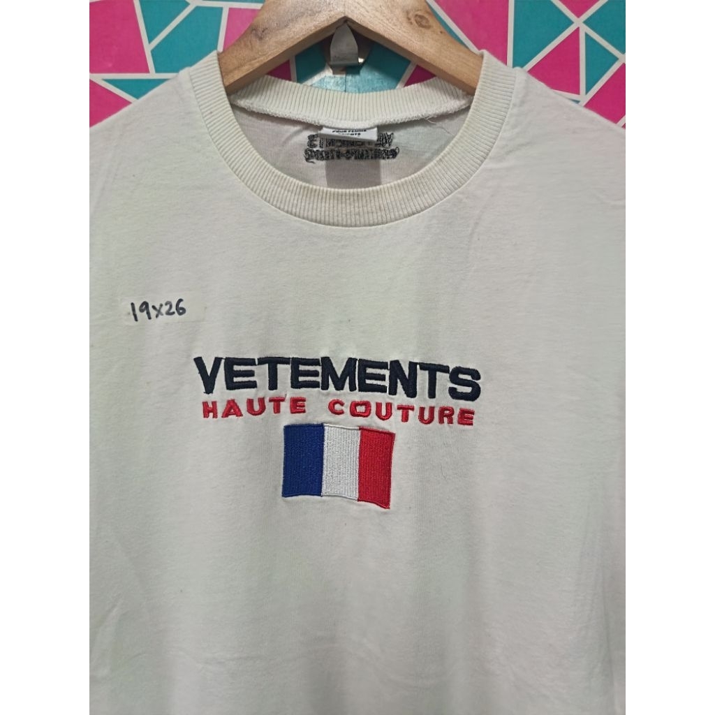 Vetements x เสื้อยืดดีไซเนอร์ (M)