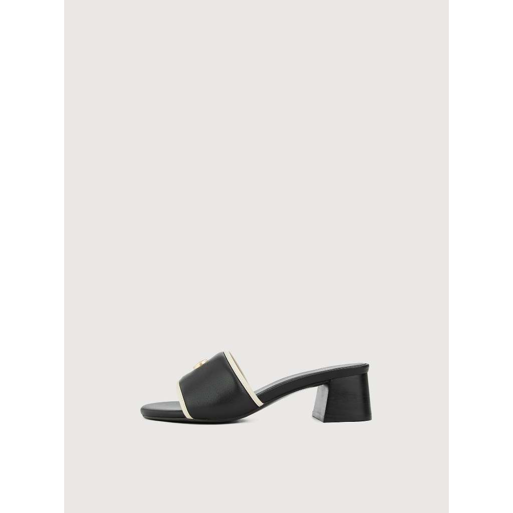 รองเท้าแตะส้นเตี้ย Alaia