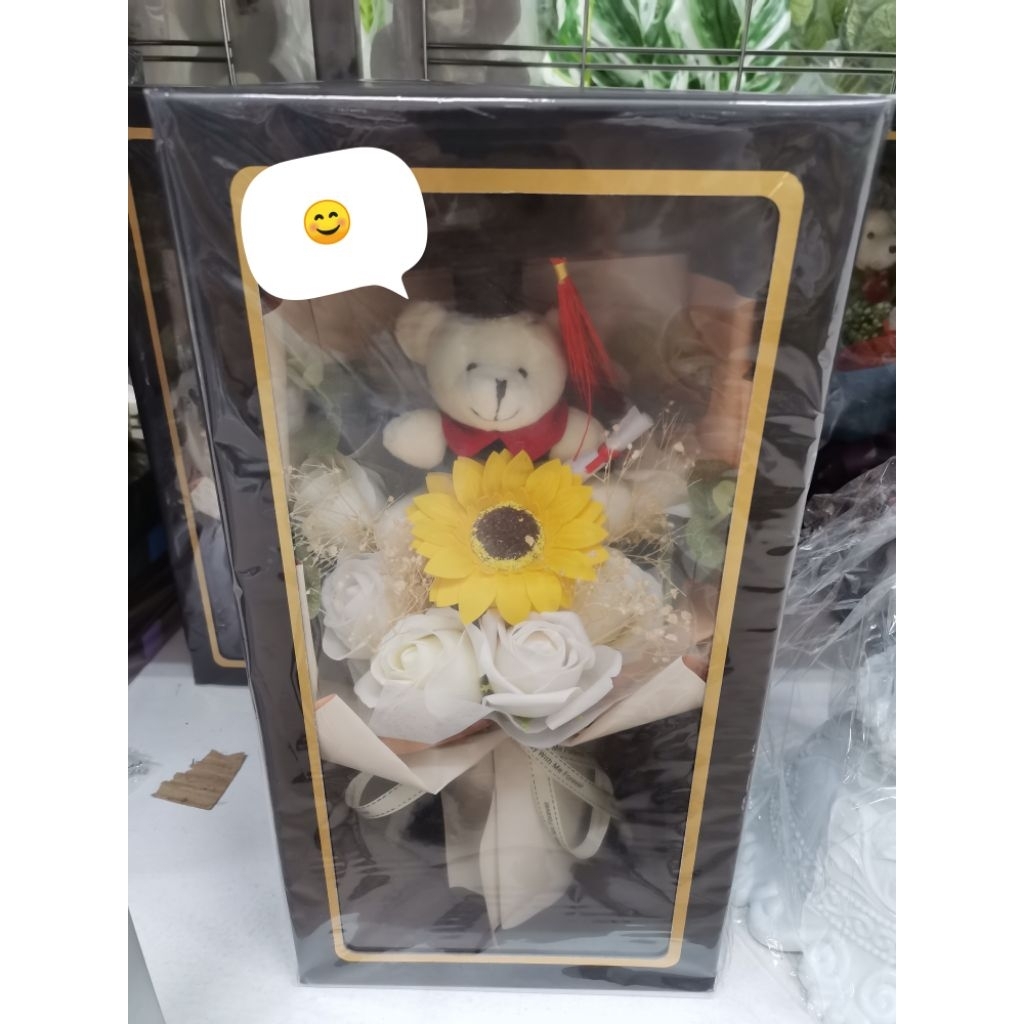 (กล่อง ปกป้อง) กล่องช่อดอกไม้รับปริญญา 46x23ซม. - วันรับปริญญา