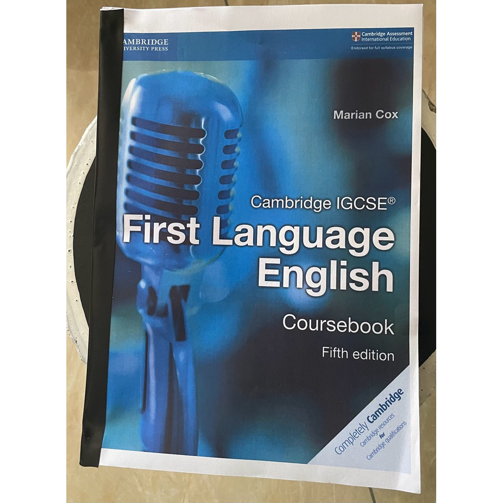 พิมพ์สําเนา CAMBRIDGE IGCSE FIRST LANGUAGE ENGLISH COURSEBOOK
