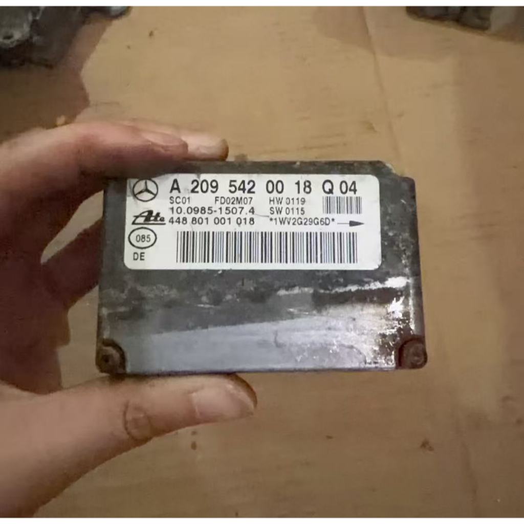 Mercedes-Benz W203/C209/W209 Air Bag ECU Control Unit Mercedes-Benz W203/C209/W209 (A 209 542 00 18 