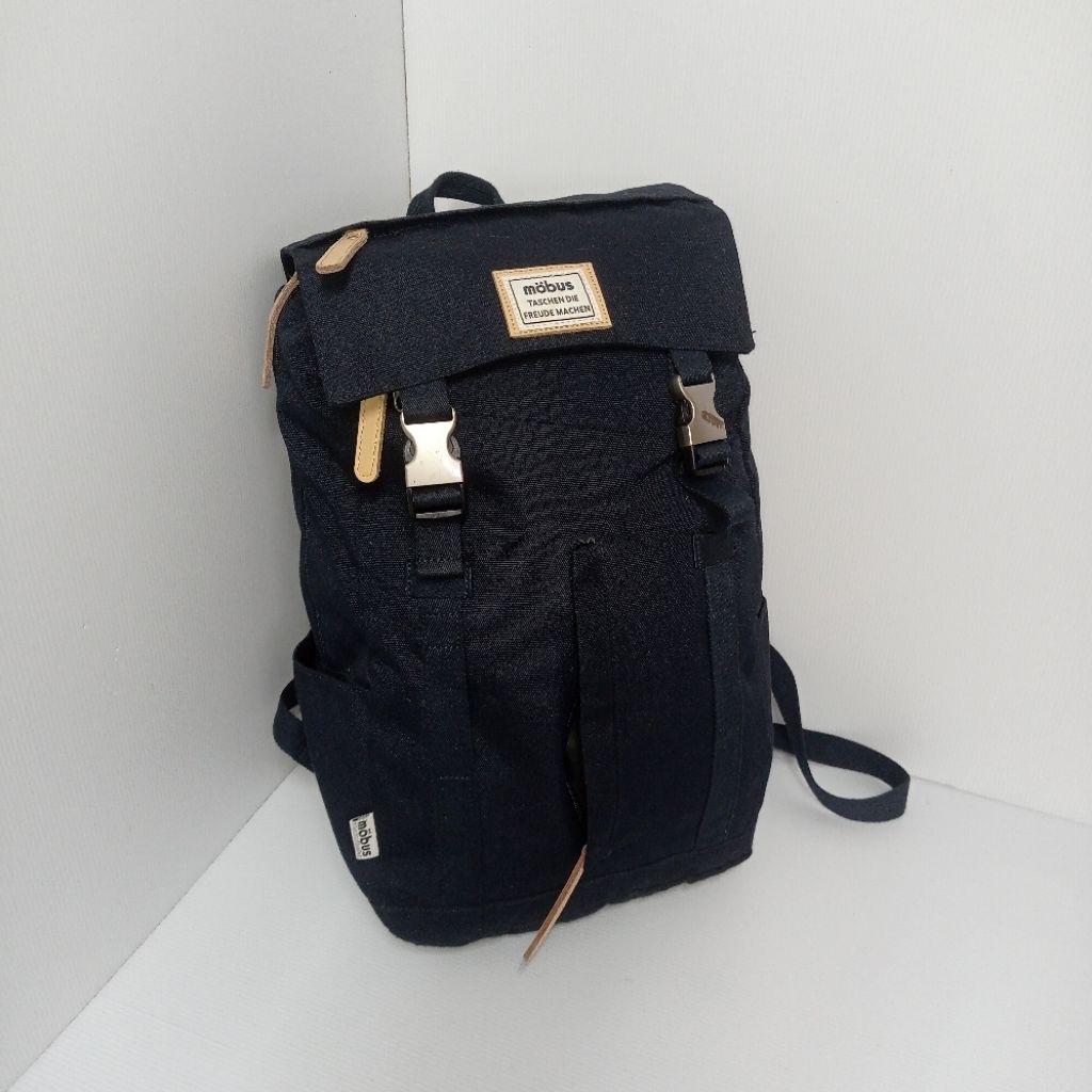 กระเป๋าเป้ Mobus Navy Blue