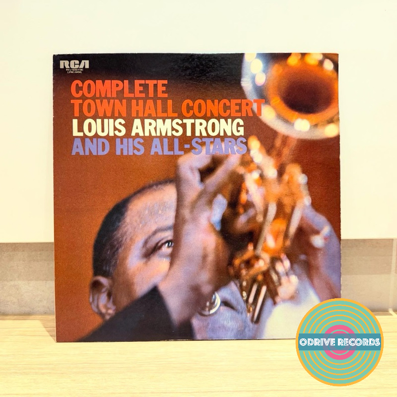Louis Armstrong - คอนเสิร์ต Town Hall (แผ่นไวนิลมือสองจากญี่ปุ่น)