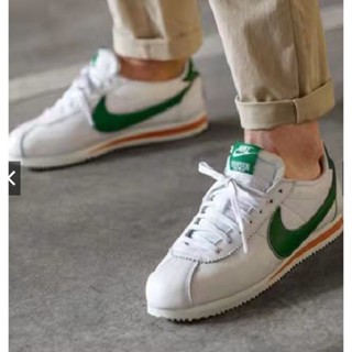 Nike Classic Cortez รองเท้าวิ่ง สําหรับผู้หญิง สีดํา / สีขาว