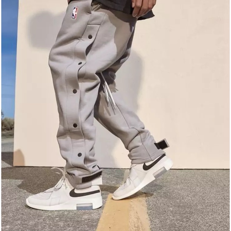 Fear OF GOD กางเกงขายาวลําลอง ปักลายโลโก้ เหมาะกับการเล่นกีฬา