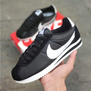 Cortez Nike รองเท้าวิ่งคลาสสิก