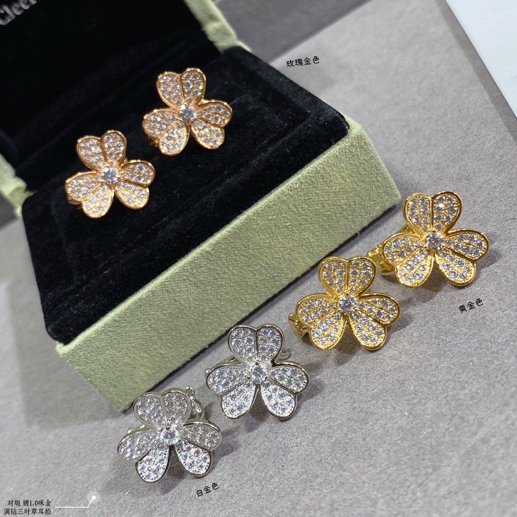 [เครื่องประดับแฟชั่น] Van Cleef&Arpels ต่างหูเงิน S925 แบบคลิปหนีบ ชุบแพลทินัม เรียบง่าย