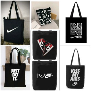 พร้อมส่ง Nike กระเป๋านักเรียน ผ้าแคนวาส CW4C