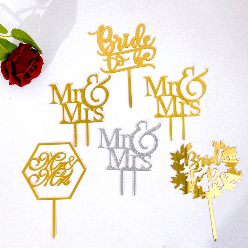 ท็อปเปอร์เค้กแต่งงาน อะคริลิค Mr & Mrs ท็อปเปอร์เค้กเจ้าสาว เพื่อเป็นท็อปเปอร์เค้ก สําหรับงานแต่งงาน ครบรอบ หมั้น เจ้าสาว อาบน้ํา อุปกรณ์งานเลี้ยง