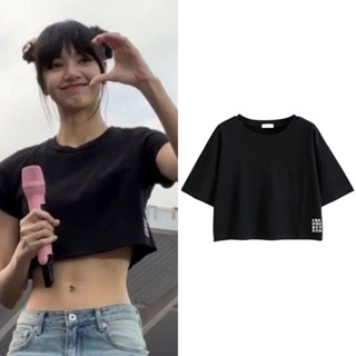 เสื้อครอปท็อปแขนสั้นลําลอง เอวสูง ทรงหลวม พิมพ์ลาย Blackpink Lisa สีชมพู