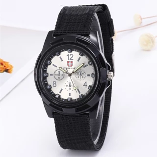 Fashion-Forward Mens Quartz Watch: สายไนลอนทนทานสําหรับ Active Lifestyles