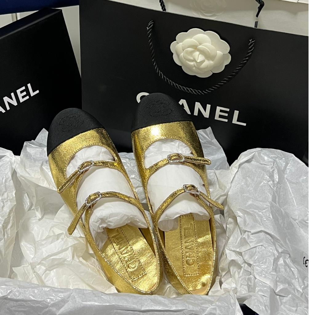 [พร้อมส่ง] Chanel รองเท้าแมรี่เจน หนังวัวแท้ ปากตื้น แต่งหัวเข็มขัดตัว C ขนาดเล็ก แฟชั่นฤดูใบไม้ผลิ 2023