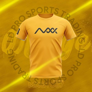 Maxx เสื้อยืด ลายกราฟฟิค MXGT037 (สีดํา/ส้ม/สีมารูน)