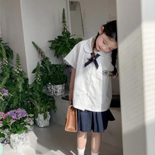 ชุดยูนิฟอร์มนักเรียนหญิง แขนสั้น สีขาวกรมท่า แต่งจับจีบ ขนาดเล็ก