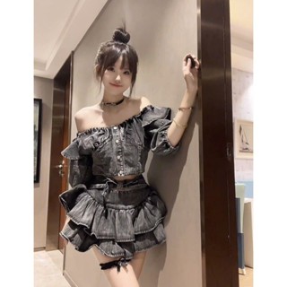 ชุดเสื้อแขนพัฟ เปิดไหล่ข้างเดียว และกระโปรง เอวสูง แต่งระบาย สไตล์เกาหลี แฟชั่นสําหรับสตรี