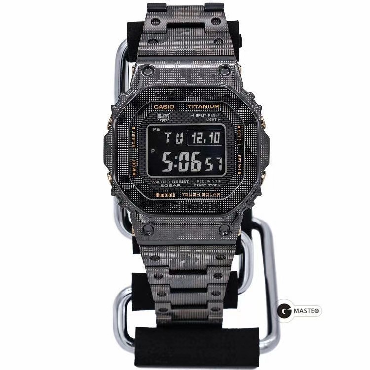 C*asio Limited Edition G-SHOCK นาฬิกาข้อมือ สายโลหะไทเทเนียม ลายพราง