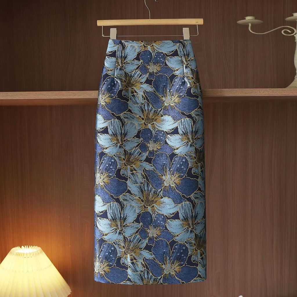 2024 ฤดูใบไม้ผลิใหม่สไตล์ Retro Gold ผ้าไหมดอกไม้สีฟ้ากระโปรงแฟชั่น Jacquard กลับ Slit กระโปรงสะโพกผู้หญิง All-Match กลางกระโปรง