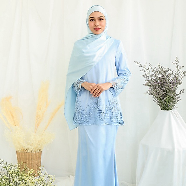 ชุดแต่งงาน OFF WHITE OFF-WHITE BABY BLUE