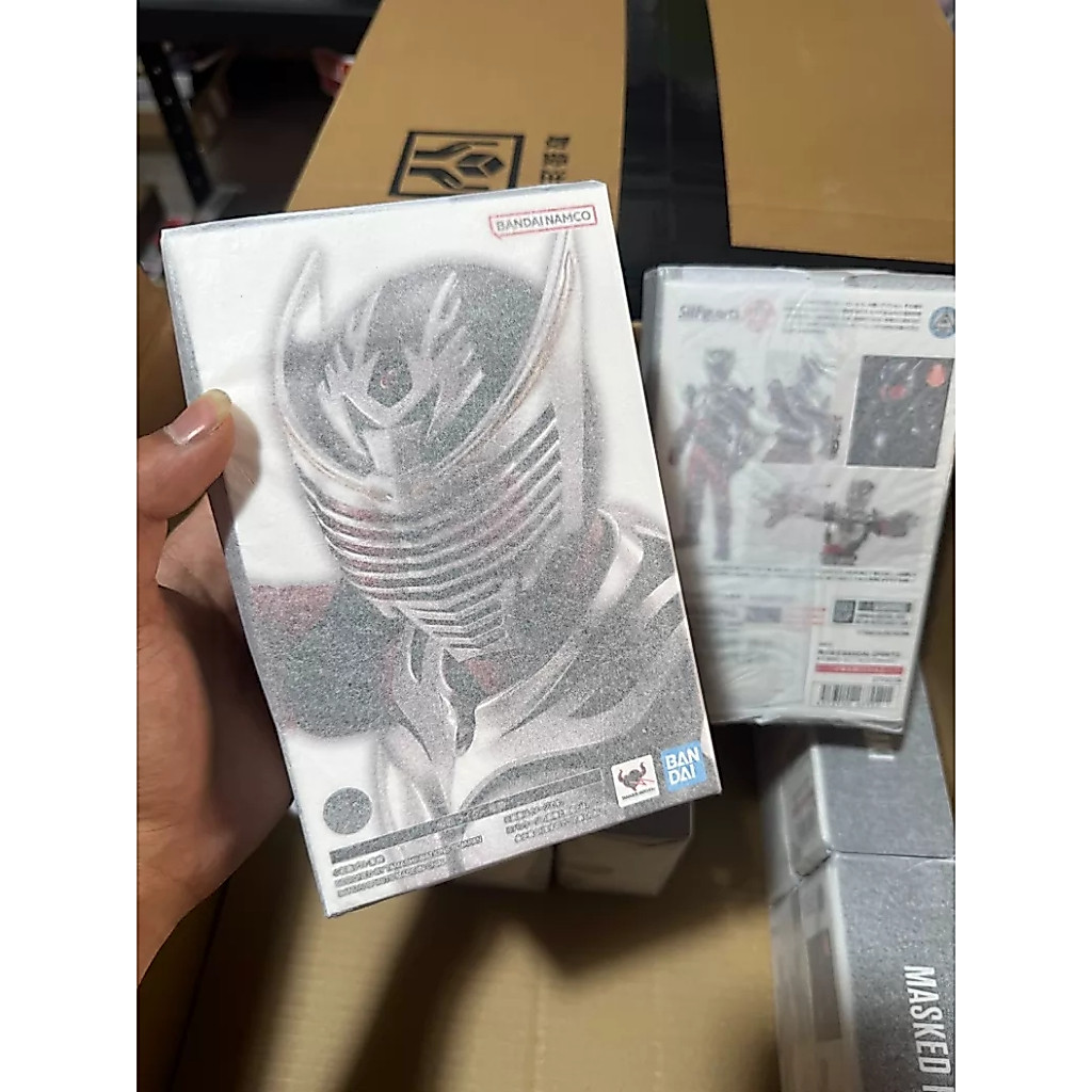 Bandai SHF True Bone แกะสลัก Kamen Rider Ryuki Basic Form รูปประกบ