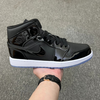 Ua Air Jordan 1 Mid “Space Jam” รองเท้าบาสเก็ตบอลลําลอง สีดํา สําหรับผู้หญิง และผู้ชาย