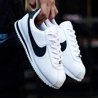 Nike Cortez Basic SL GS (สีขาว / สีดํา)