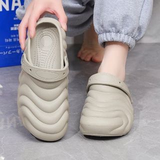 CLOSS.PH Women's Clog Waves Design Thick-soled Casual Slipper For Men and Women