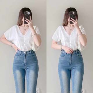 V-Neck Casual Top for Everyday Wear - Shirts, Womenswear Short Sleeve | DA&ABOUT THE FIT (Criza)