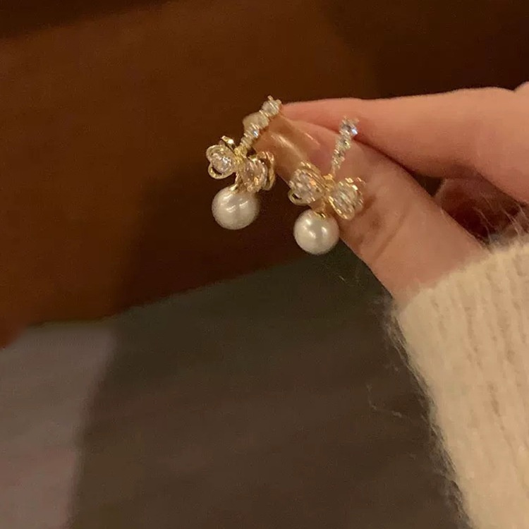 ต่างหูโบว์มุกเพทายนางฟ้าสุดหญิงย้อนยุคต่างหูเรียบง่ายที่ไม่ซ้ํากัน