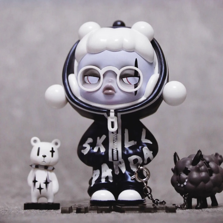 ของแท้POPMART Skullpanda Hype Panda series Set 12 แบบซ่อนรูปตุ๊กตาเครื่องประดับของขวัญ