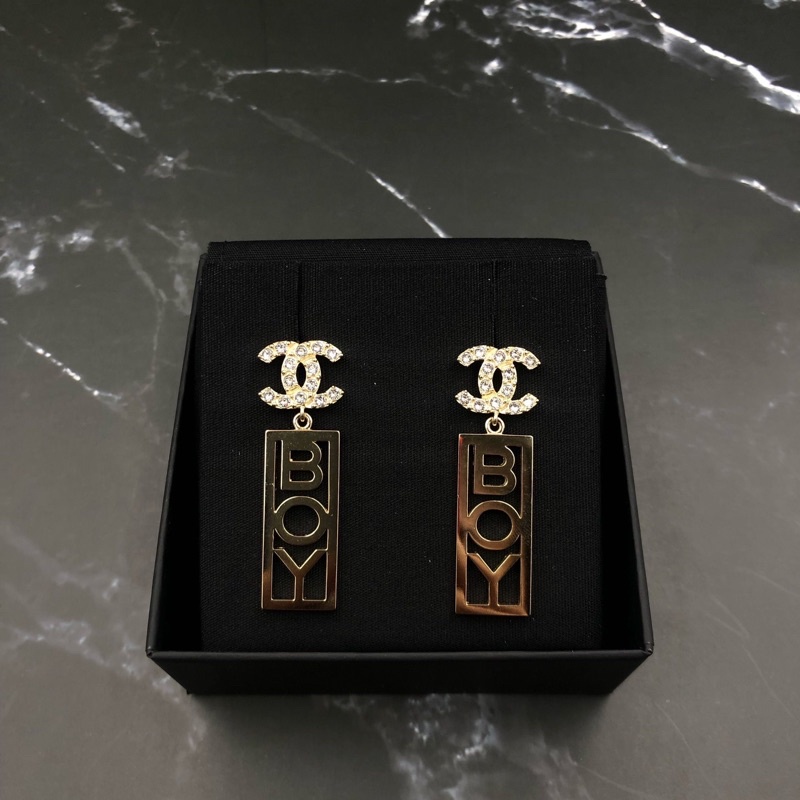 ต่างหู Chanel Logo CC ห้อย BOY